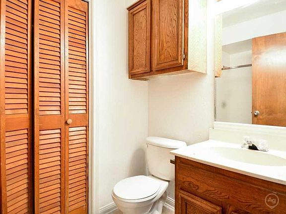 5th image of 1001 E Adoue St Unit E3