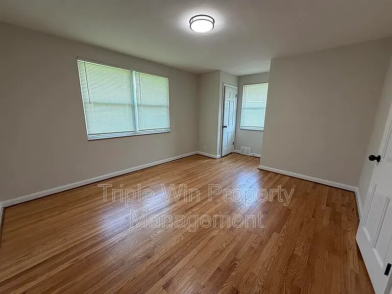 937 Chain Of Rocks Dr — Photo 15