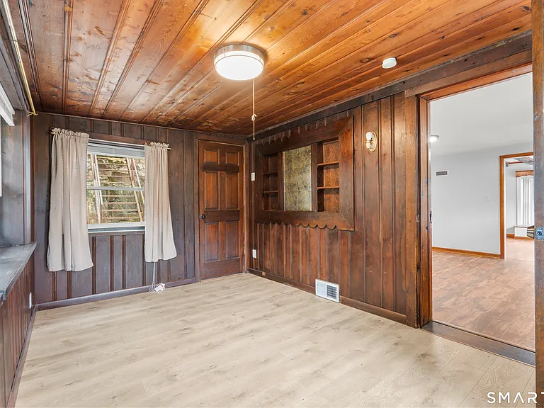 399 Hawthorne Ave — Photo 22