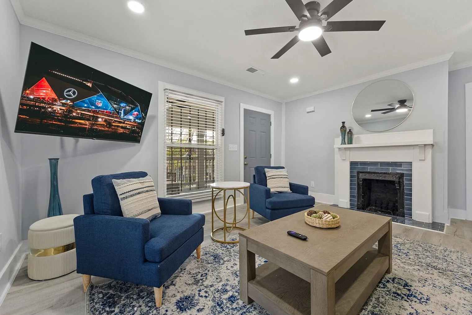 3 bed, 2.0 bath, $6,004 — Photo 3