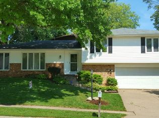 4049 Tanglefoot Ter, Bettendorf, IA 52722