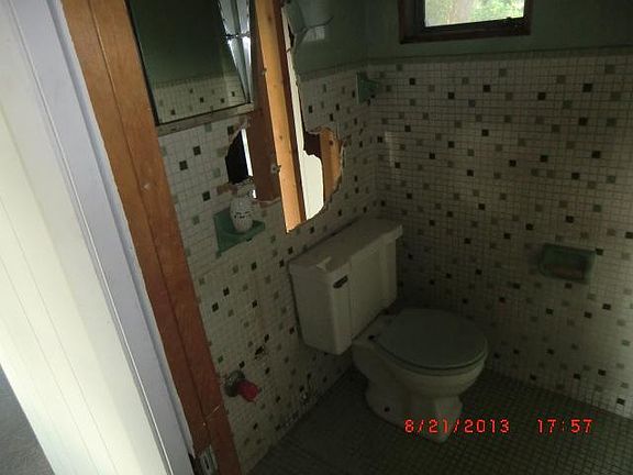 2nd image of 100 E 56th Ave