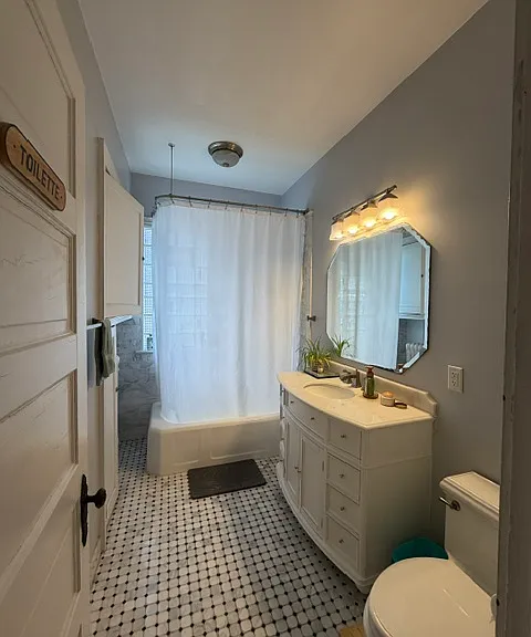 2755 N Downer Ave — Photo 11
