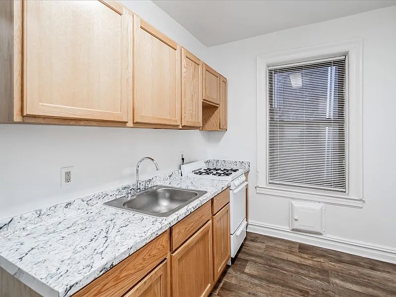 65 West 39th Street Apartments — Photo 3