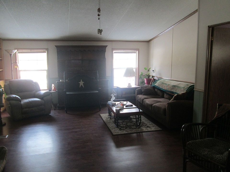 2nd image of 218 N Market St