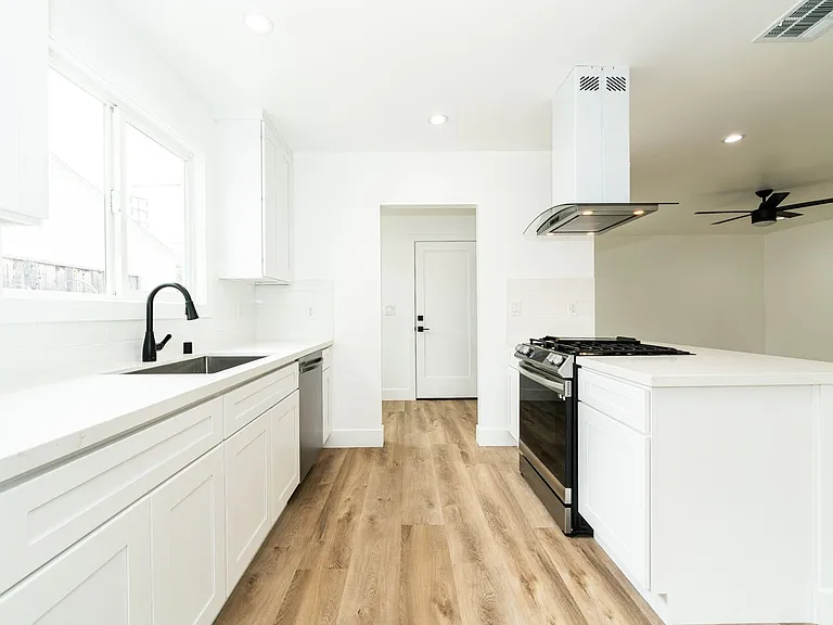 7020 Schroll — Photo 5