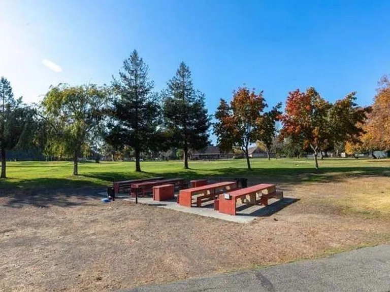 Cheryl Ann Cir — Photo 15