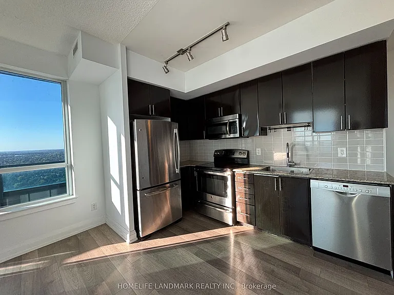 7171 Yonge St #2508 — Photo 14