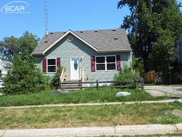 629 Beach St photo 1