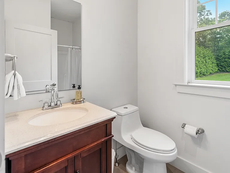 32 Fairway Dr — Photo 9