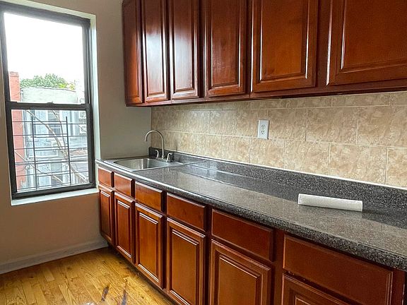 2nd image of 2525 Bedford Ave #B5