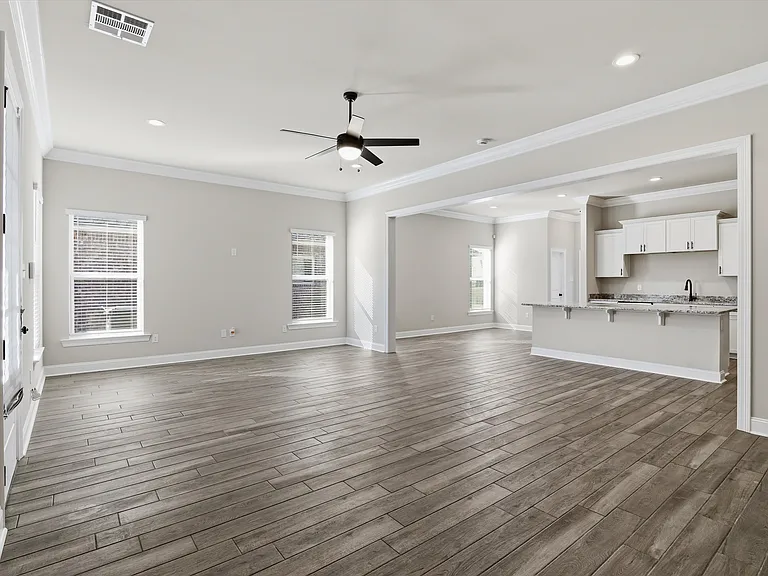 38428 Parliament Dr — Photo 3