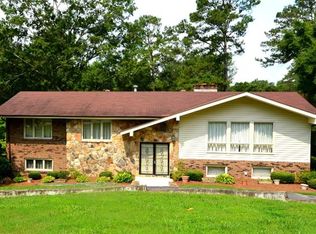 106 Crestmont Dr, Calhoun, GA 30701