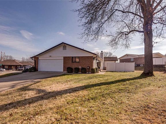 3rd image of 5361 Royalfield Dr