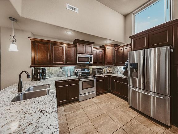 5th image of 3301 SW Stonepoint Ave
