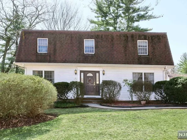 12 Mountainview Rd, Cresskill, NJ 07626