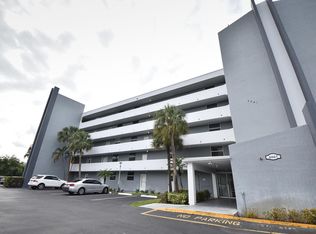 6661 NW 2nd Ave #PENTHOUSE D, Boca Raton, FL 33487