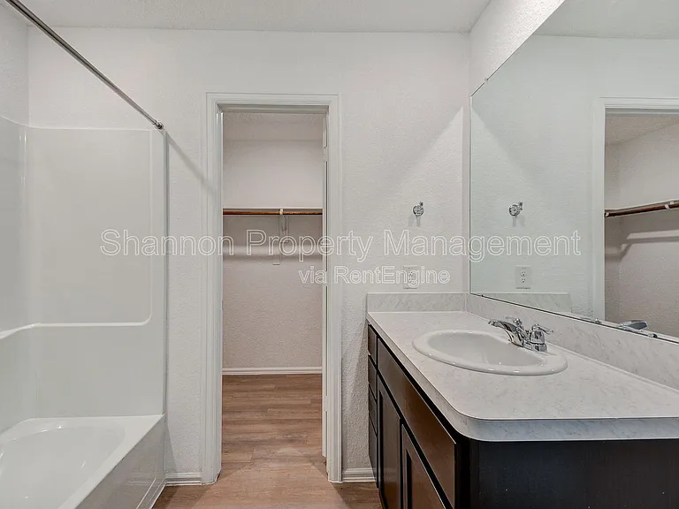 26735 Wilderye Cove Ln — Photo 17