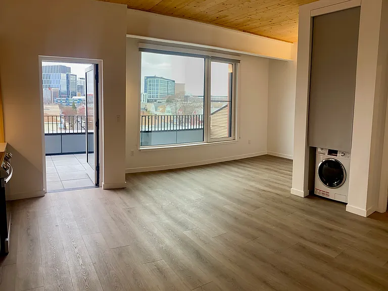 154 Broadway #502 — Photo 3