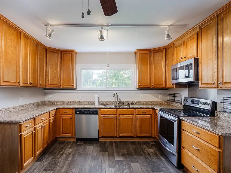 319 Oliver St — Photo 17