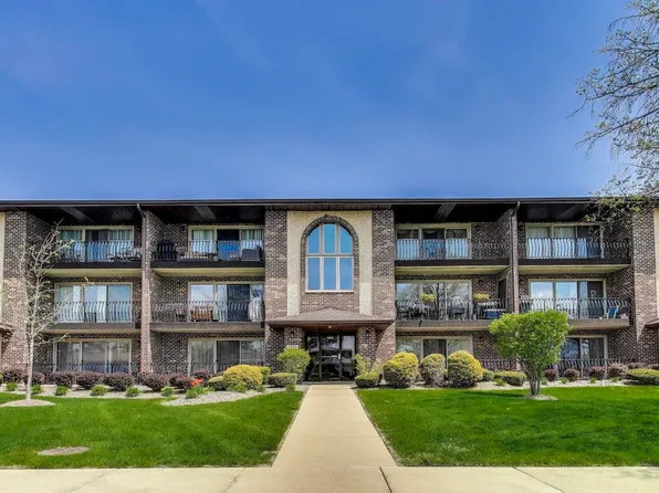 7545 Sheridan Dr APT 1C, Willowbrook, IL 60527