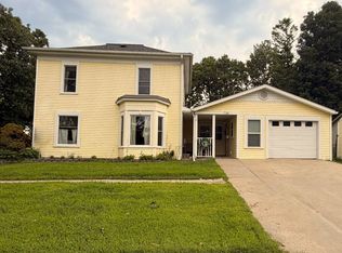 726 W 4th St, Lamoni, IA 50140