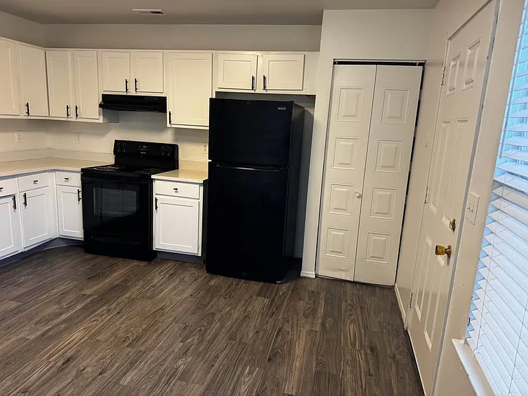 Mulberry Park Apartments — Photo 26