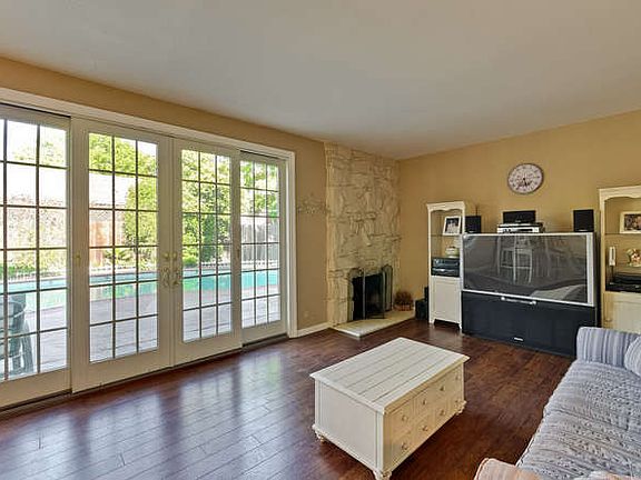 4th image of 6156 Dunn Ave