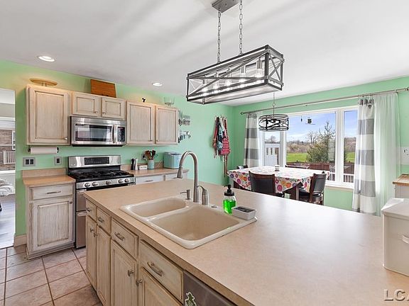 5th image of 28320 Hunter Ct