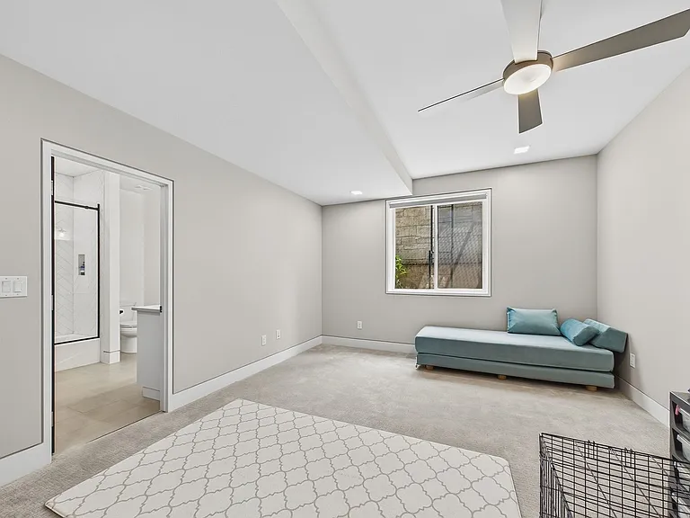 155 N Southmoor Dr — Photo 11
