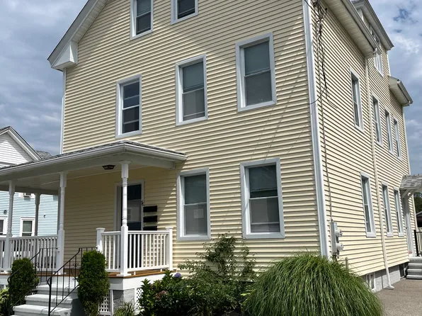 78 Blackburn St APT 1, Warwick, RI 02886