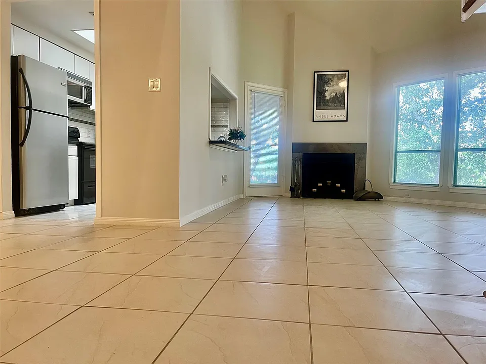 4144 Greystone Way #407