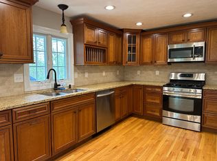 6722 Kinne Rd, Syracuse, NY 13214