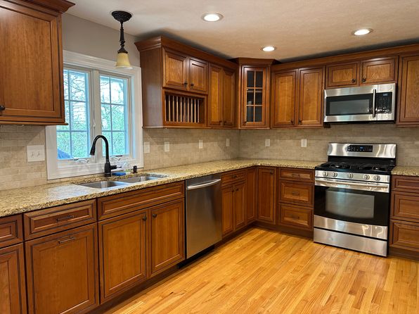 6722 Kinne Rd, Syracuse, NY 13214