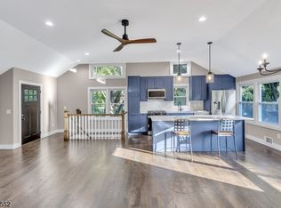 41 Main St, Peapack, NJ 07977