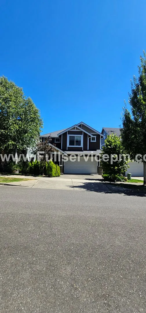 Newer Incredible home with all the amenities! — Photo 3