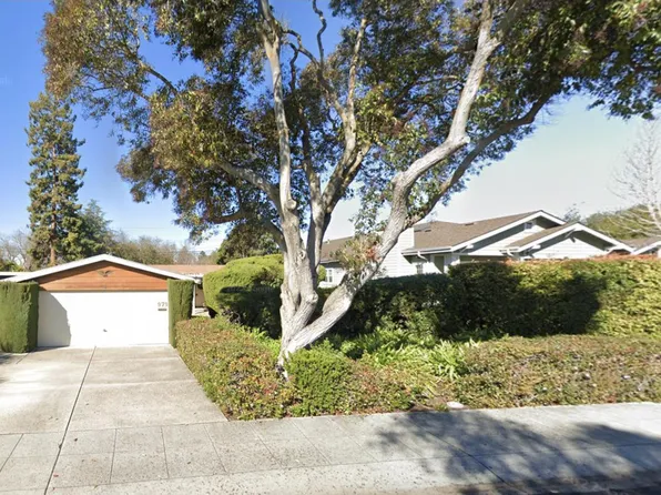 979 Lawrence Ln, Palo Alto, CA 94303