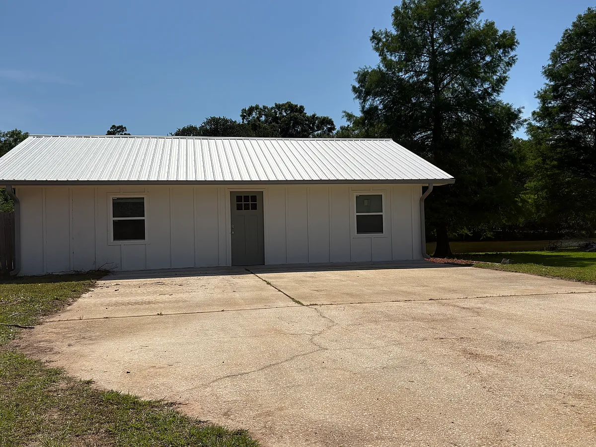 Building Photo - 6490 Belle Bayou Dr