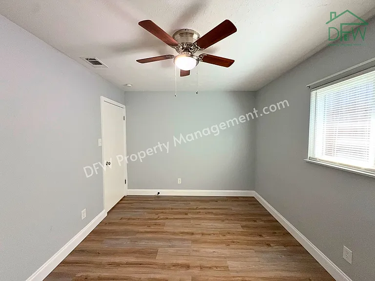 8917 Vernon Dr — Photo 15