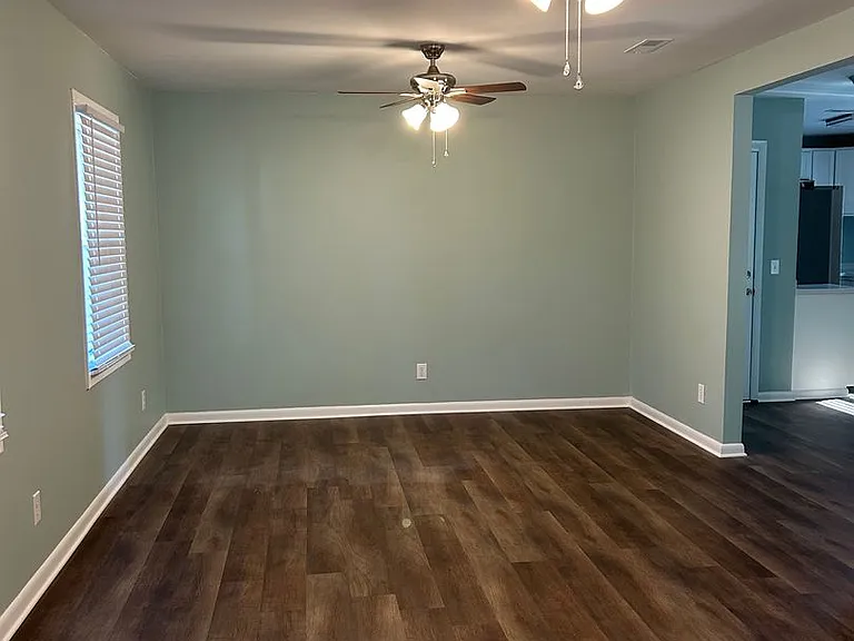 103 W Emerald Dr — Photo 2