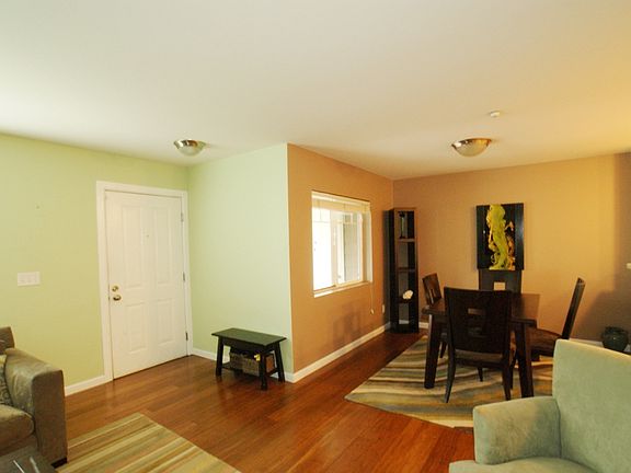 5th image of 1981 24th Ave NE APT 102