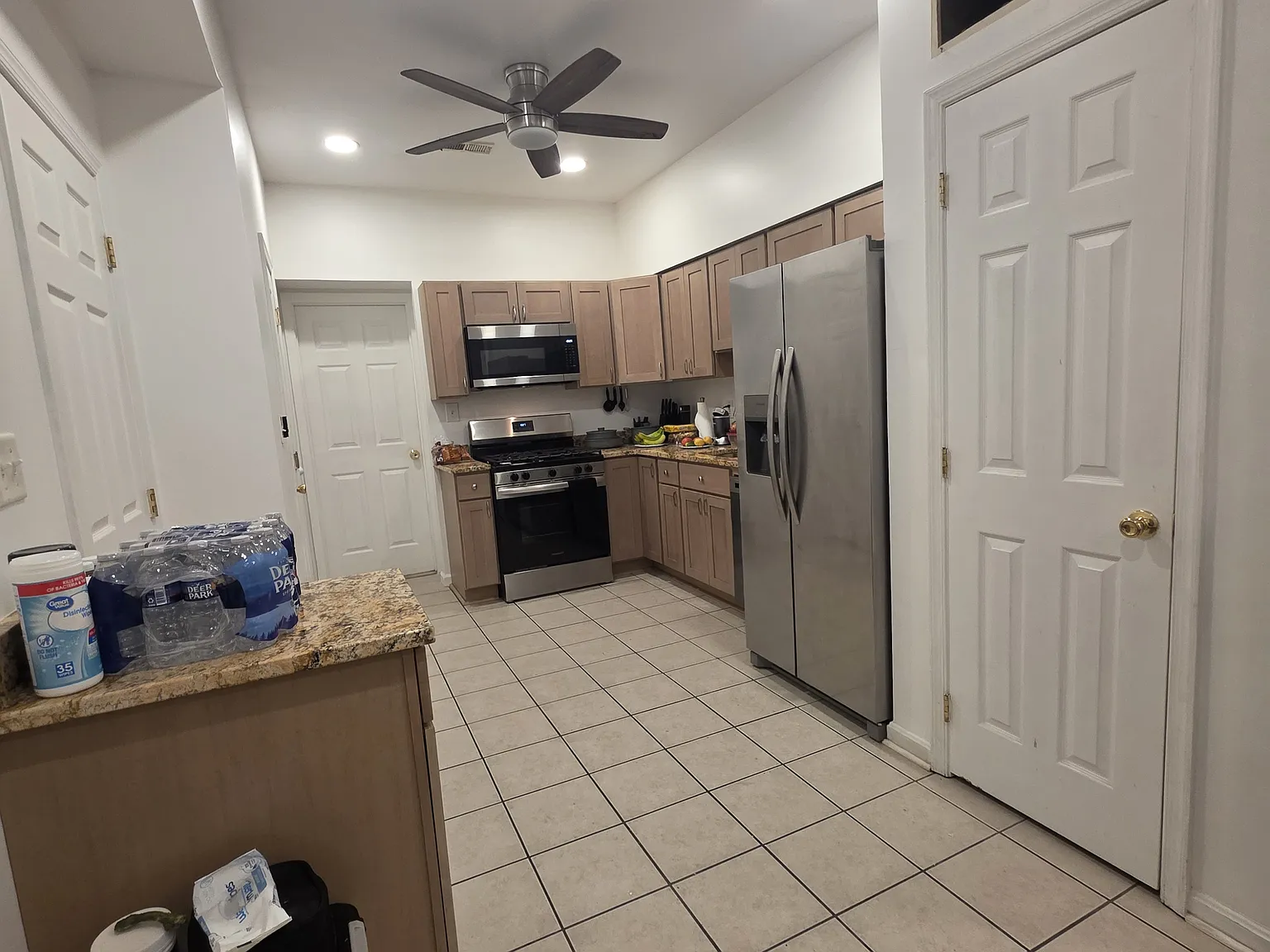 4 bed, 1.5 bath, 1000 sqft, $1,850 — Photo 2