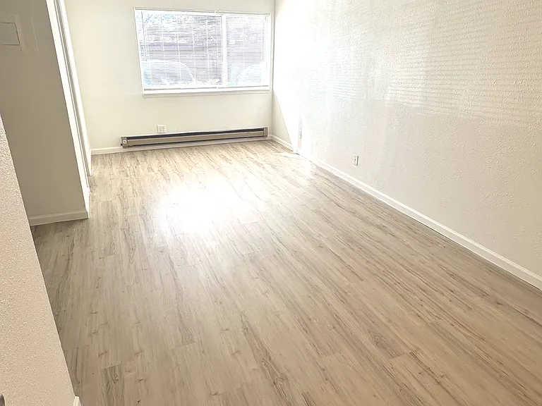Amber Sky Apartments — Photo 24