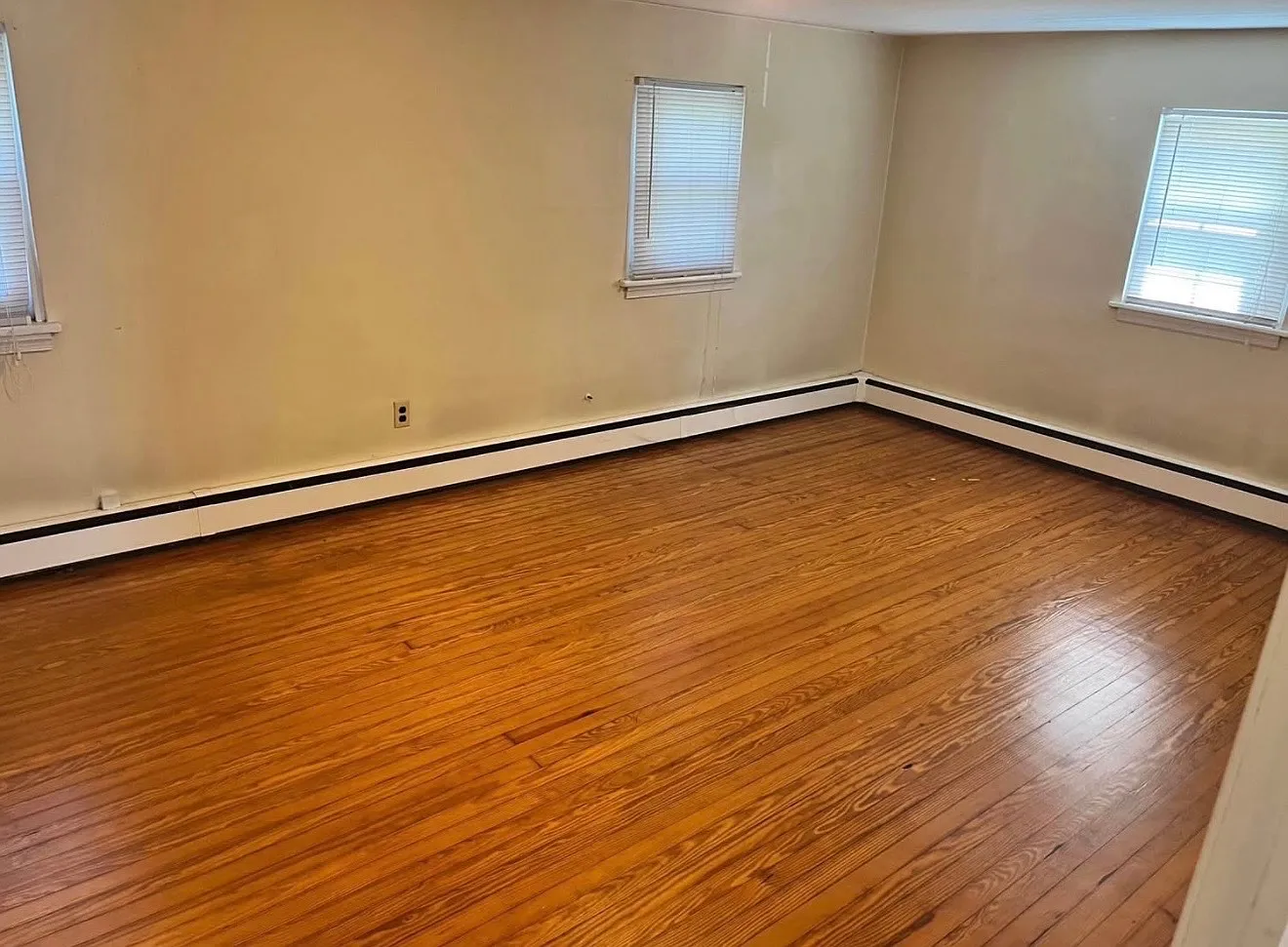3 bed, 1287 sqft, $2,500 — Photo 3
