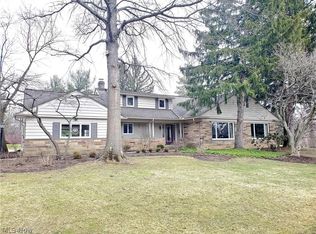 30075 S Woodland Rd, Pepper Pike, OH 44124