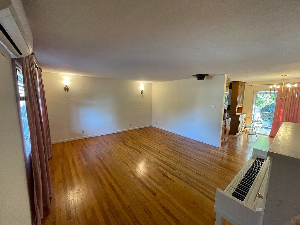 Lewis St, North Bend — Photo 2