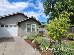 218 NE Steiger St #2, Grants Pass, OR 97526