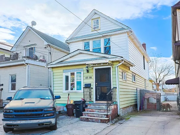 43-58 163rd St #1, Flushing, NY 11358