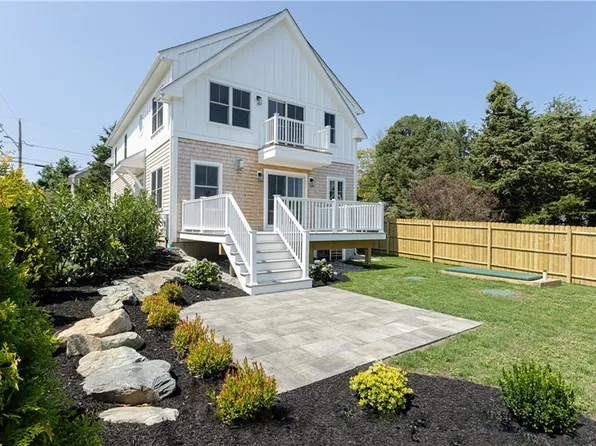 10 Mount Hope Ave, Portsmouth, RI 02871