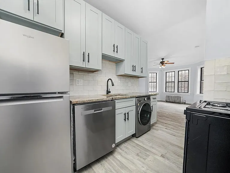 6124 S Ingleside Ave #3W — Photo 3